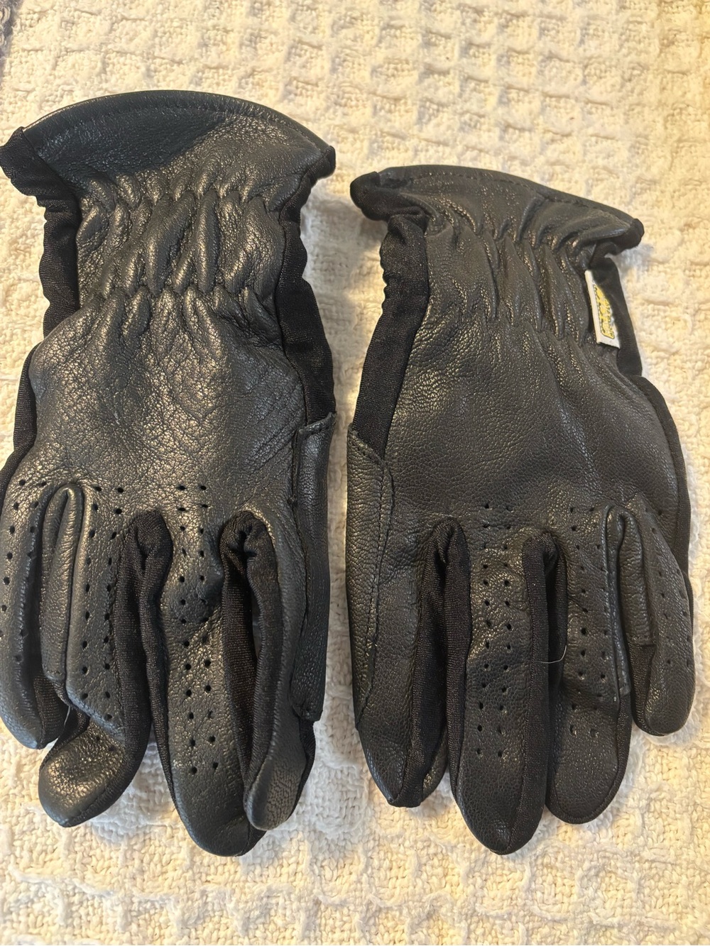 Women’s Black Leather Riding Gloves- Goat leather